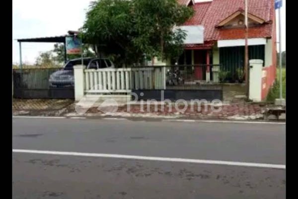 dijual rumah super stategis di jalan raya laswi   kota majalengka - 1