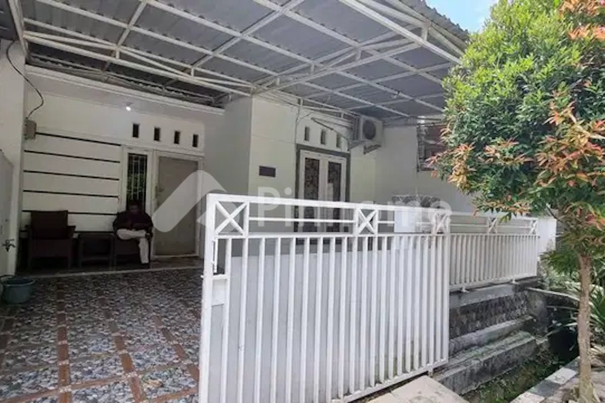 similar property dijual rumah dalam komplek lokasi strategis di jl  ciracas serang - 2