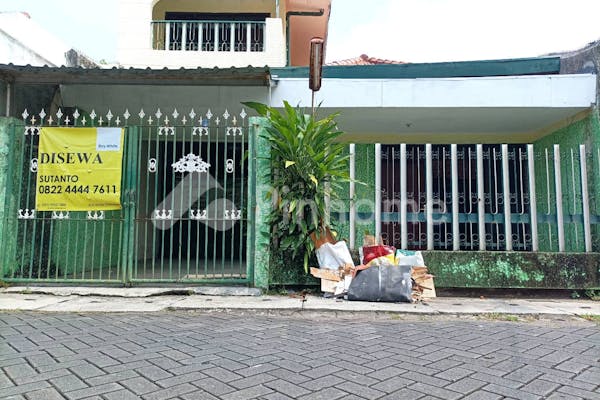 disewakan rumah siap huni dekat pasar menur di jl  manyar sambongan - 1