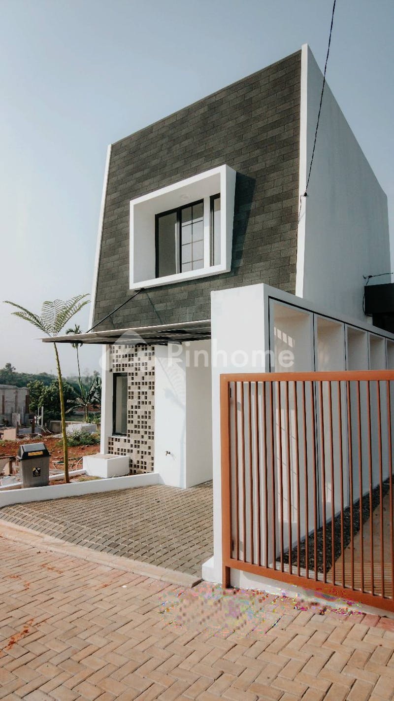 dijual rumah modern dalam cluster sawangan cicilan super ringan di jalan raya bedahan - 1