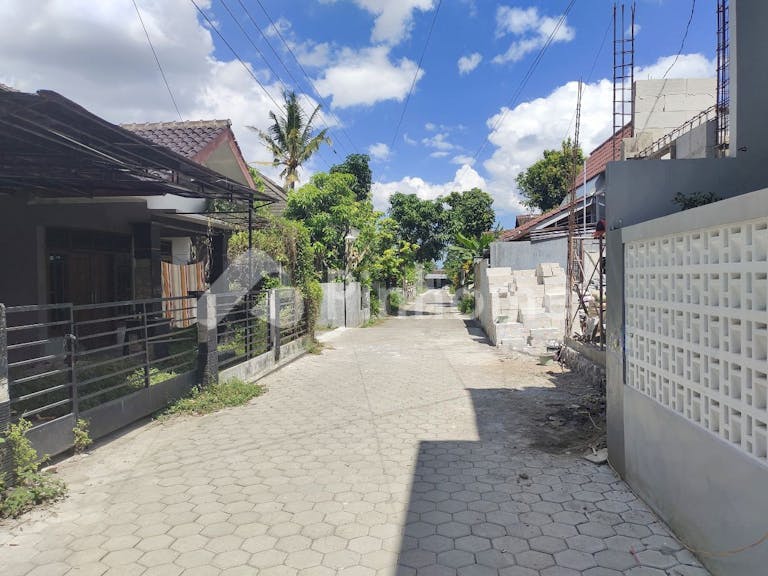 dijual rumah 2lantai super strategis murah di maguwoharjo depok sleman yogyakarta - 4