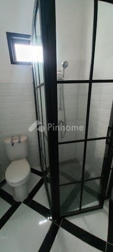 dijual rumah baru di jln alam elok  view hotel intercontinental di pondok pinang - 38