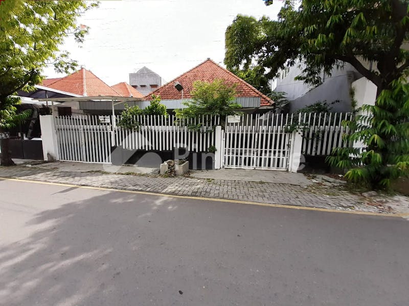 dijual rumah lokasi strategis dekat darmo di jl  cipunegara - 1