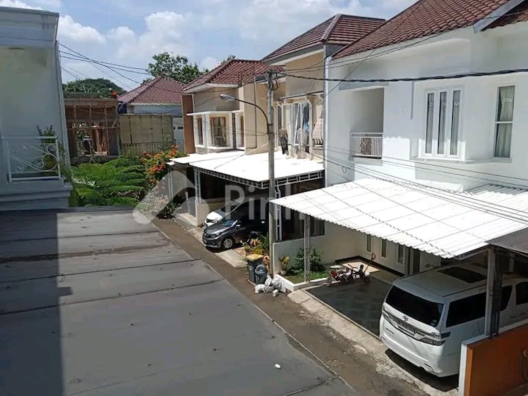 dijual rumah lokasi strategis di jalan m  kahfi 2 - 9