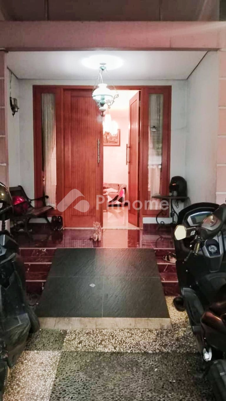 dijual rumah siap huni dekat mall di jagakarsa - 1