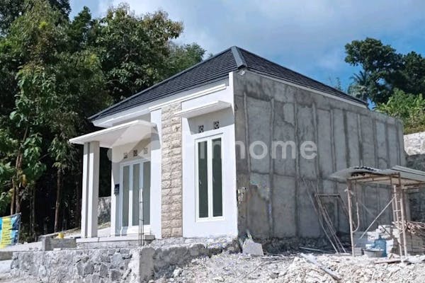 dijual rumah elegan 300 jutaan di jl wates