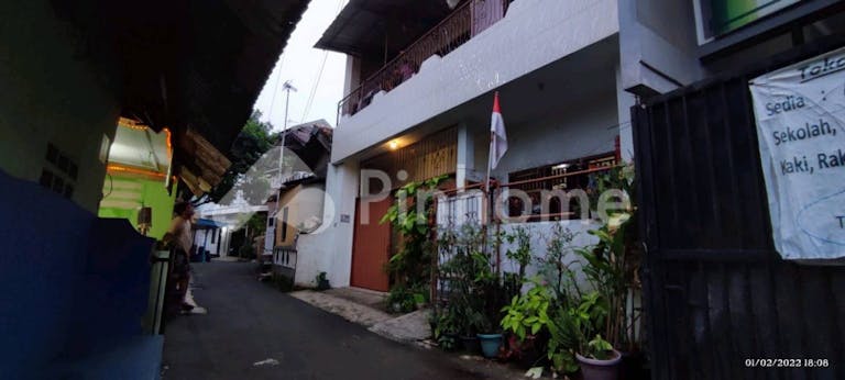 dijual rumah 2lt siap huni dekat mall di lenteng agung jakarta selatan - 1