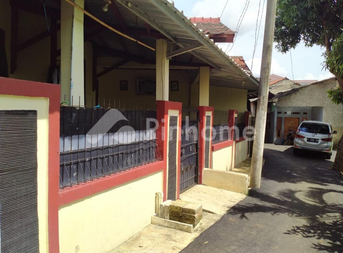 Dijual Rumah Siap Huni Dekat Tol di Pondok Kacang Timur - Gambar 1