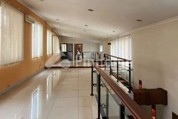 dijual rumah lokasi hunian strategis di jl panglima polim - 8