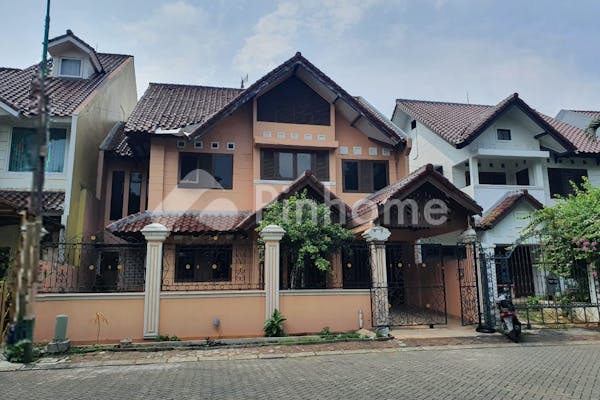 dijual rumah 2 5 lantai secondary di rafles hills cibubur - 1