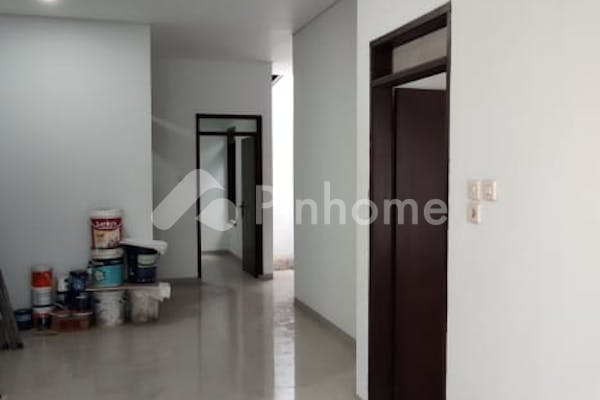 dijual rumah siap huni di taman kopo indah 2 - 2