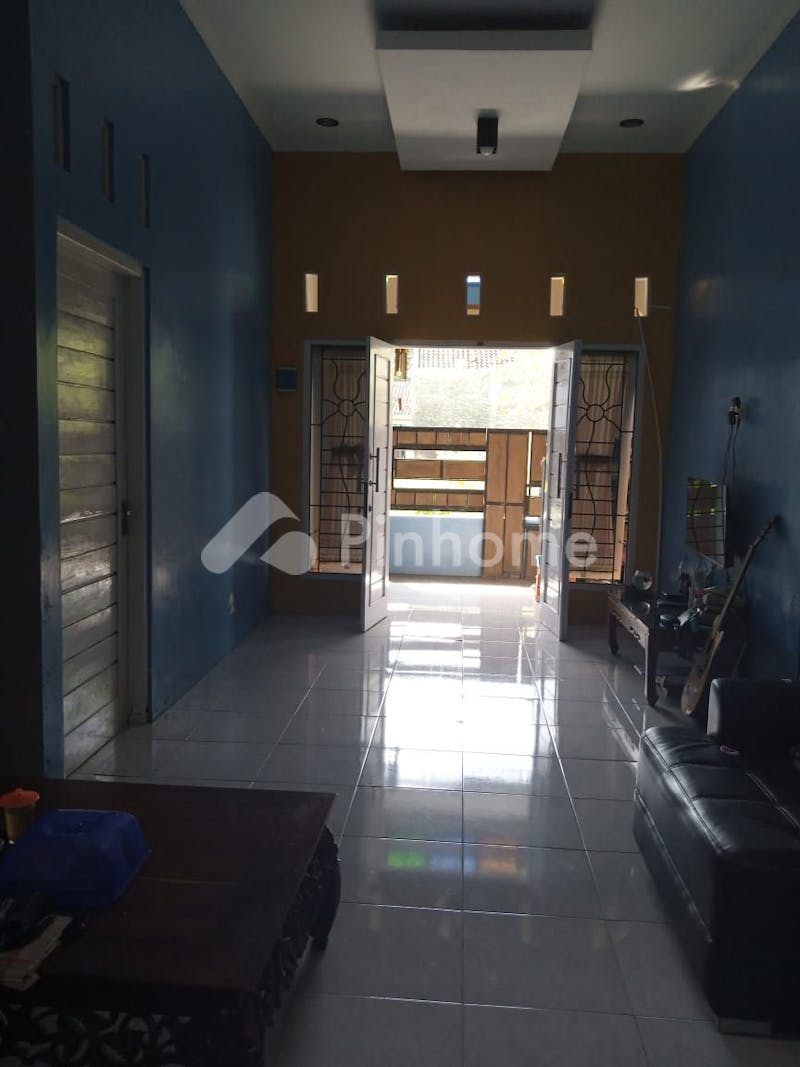 dijual rumah lokasi strategis di sawahan - 2