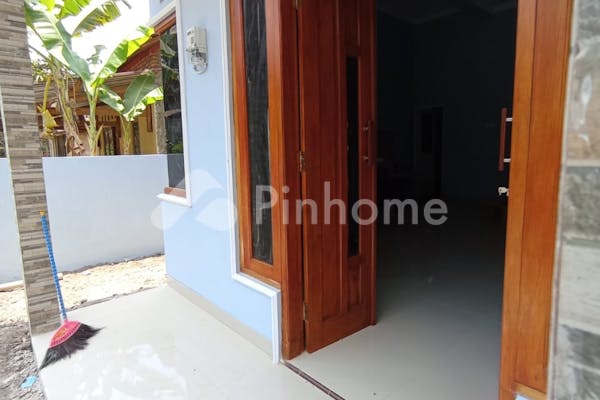 dijual rumah modern dekat kota jogja di jl godean km 7 sidomoyo godean - 8