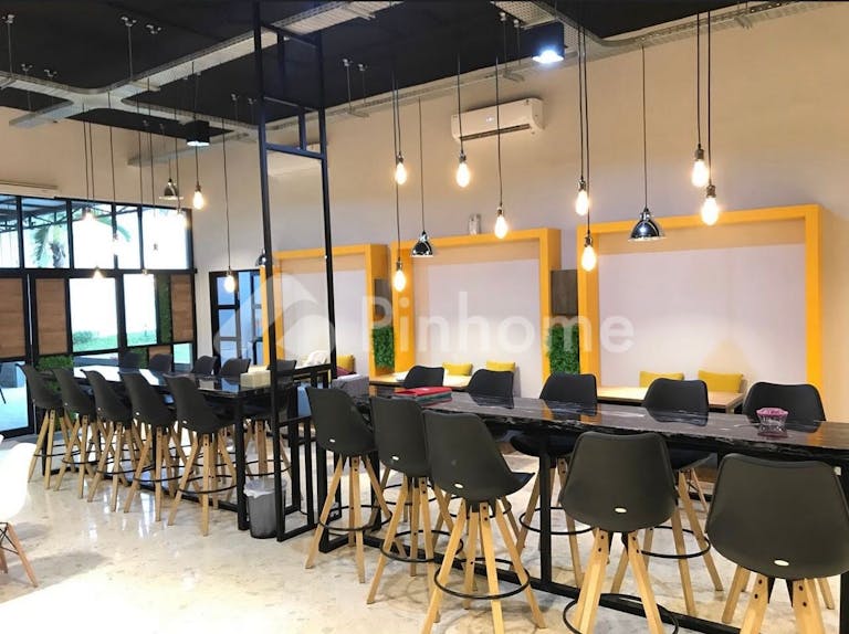disewakan tanah komersial bekas kantor startegis cocok untuk cafe resto bank di kapuas raya darmo pusat kota surabaya - 6