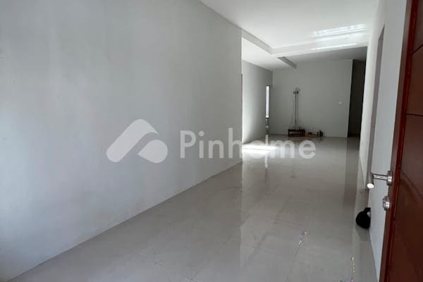 dijual rumah 4kt 185m2 di palau adi - 2