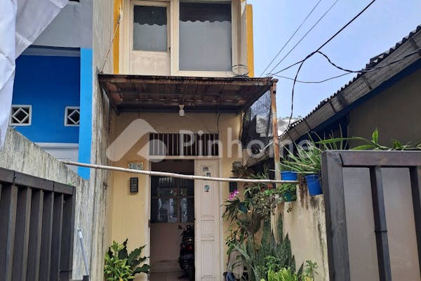 dijual rumah njop 700jt harga jual 950jtakses depan jalan masuk mobillokasi rumah tidak ada garasi hanya bisa palkir motor  di jalan dana karya jakarta timur kp  gedong - 2