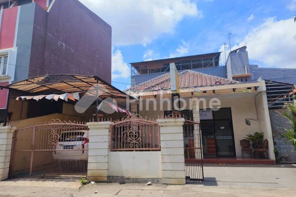 dijual rumah dan tempat usaha pinggir jalan di bintara  bekasi barat - 1