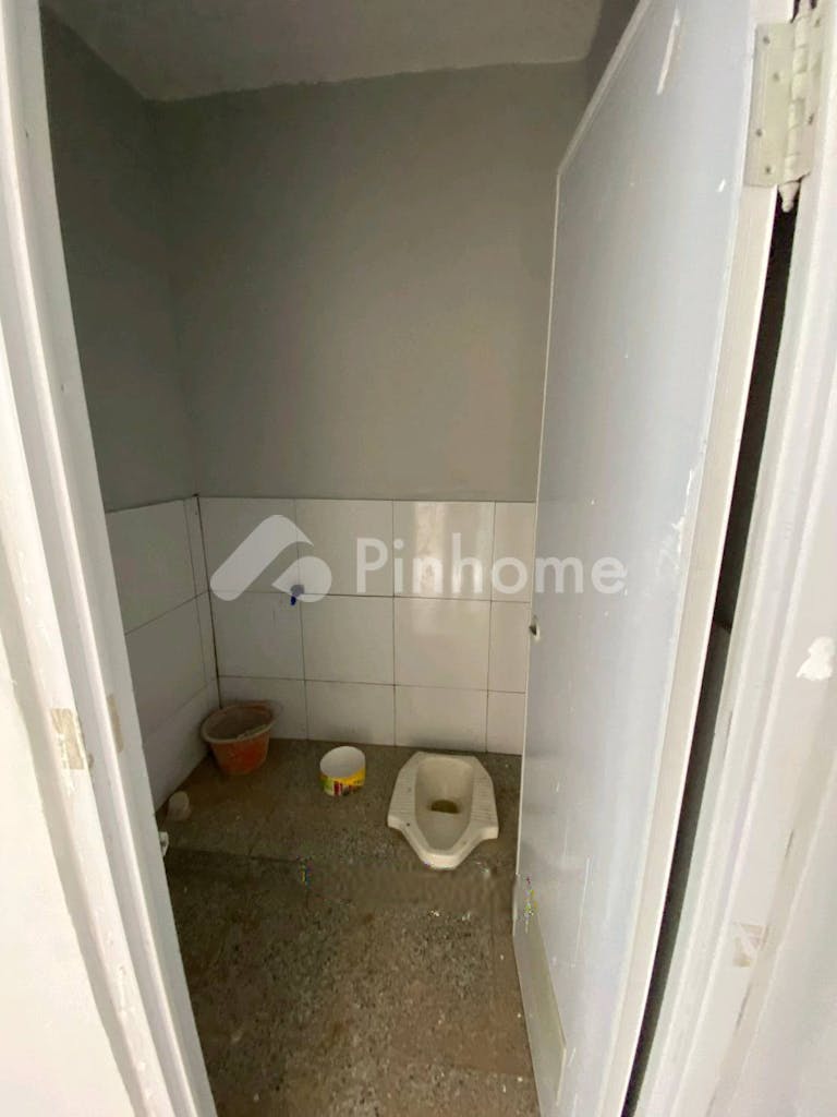 dijual rumah 135jt selangkah dari stasiun cocok untuk investasi di palmerah - 6