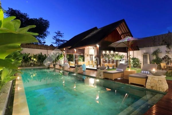 dijual rumah luxury villa modern tropis di ungasan - 8