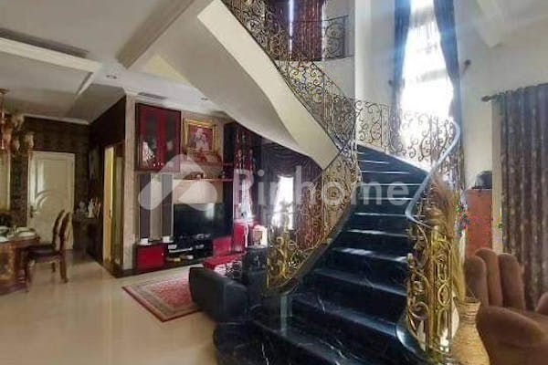 dijual rumah komplek mewah hook eksklusif di royal residence pulogebang - 17
