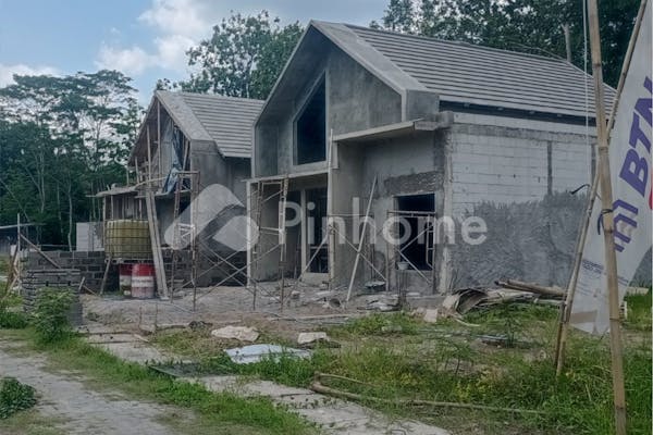 dijual rumah modern nuansa villa 7 menit ke kampus uii sleman di jl  dukuh raya - 5