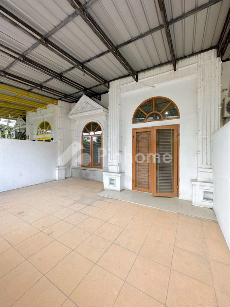 dijual rumah bagus dan nyaman lebar 6 meter di komplek krakatau point  jalan bhayangkara - 2