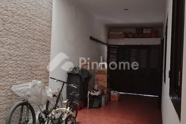 dijual rumah furnished siap huni di taman kopo indah - 9