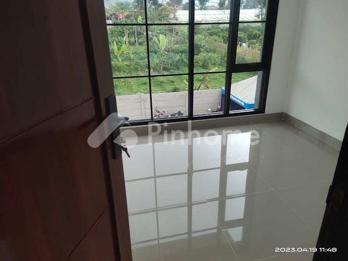 dijual rumah 2 lantai berada di kawasan udara sejuk di lembang di kertawangi - 4