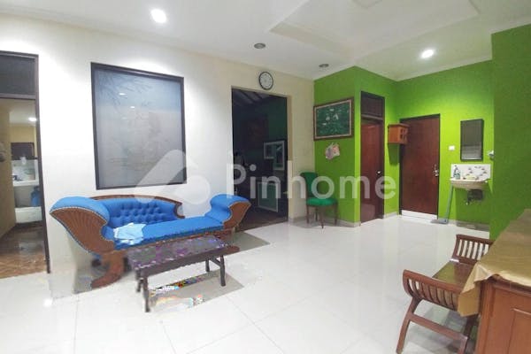 dijual rumah 2 lantai 6kt 216m2 di jl  kana mas i - 2