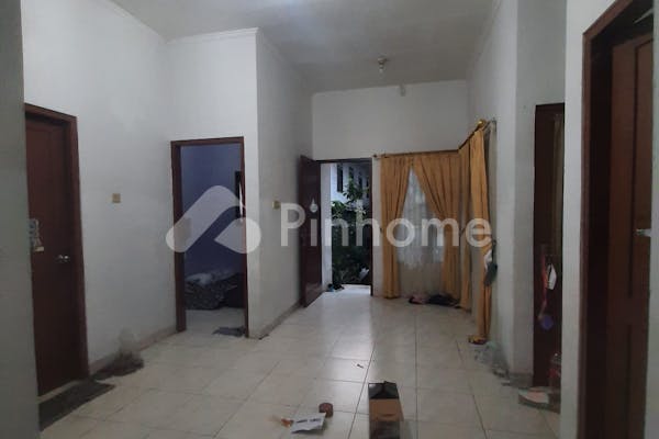 dijual rumah lingkungan nyaman dan asri di cirendeu - 5