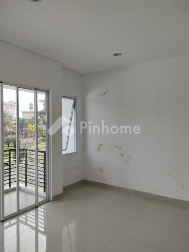 dijual rumah minimalis jalan lebar hadap barat di gading serpong sektor 7 - 3