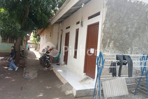 dijual rumah   2 unit kontrakan di gg  h unub kp  pisangan   sepatan tangerang - 9