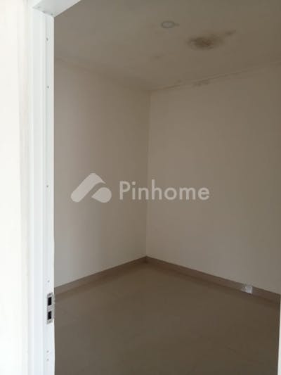 dijual rumah cantik bukit parahyangan residen di jl  cireunde bina karya padalarang - 3