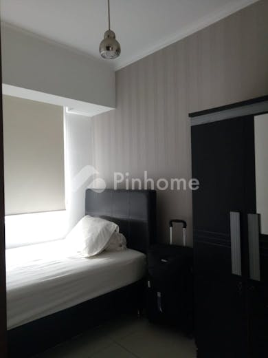 dijual apartemen 3 bedrooms full furnished dekat pakuwon mall di waterplace residence - 4