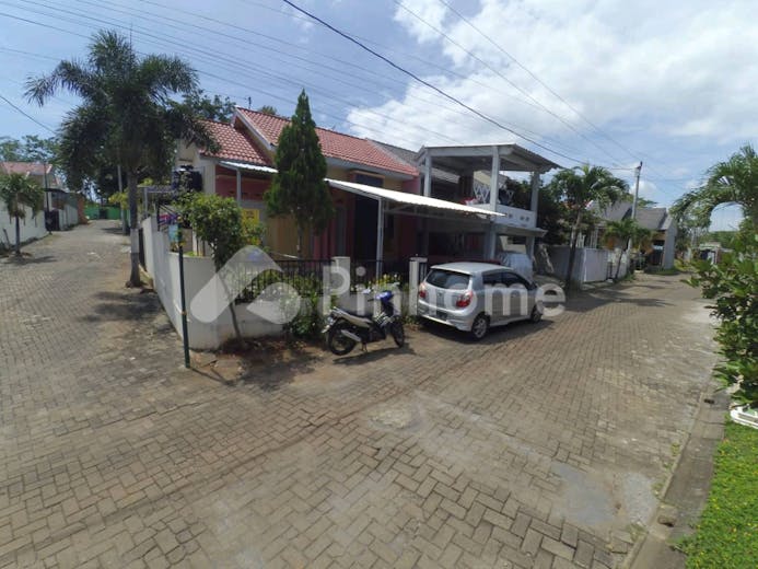 dijual rumah lokasi bagus dekat undip di bukit cemara residence  jl  bukit cemara residence - 1