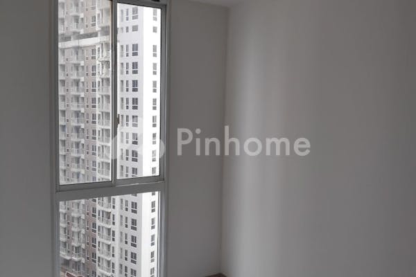 dijual apartemen harga miring 2 br kosongan di apartment pik 2 tokyo riverside - 4