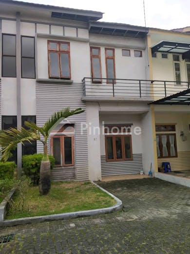 dijual rumah siap huni di jl  turi ii - 1