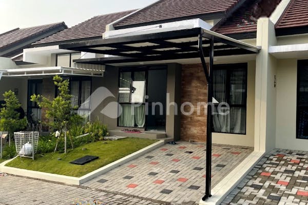 dijual rumah murah semi furnished di kota baru parahyangan - 1