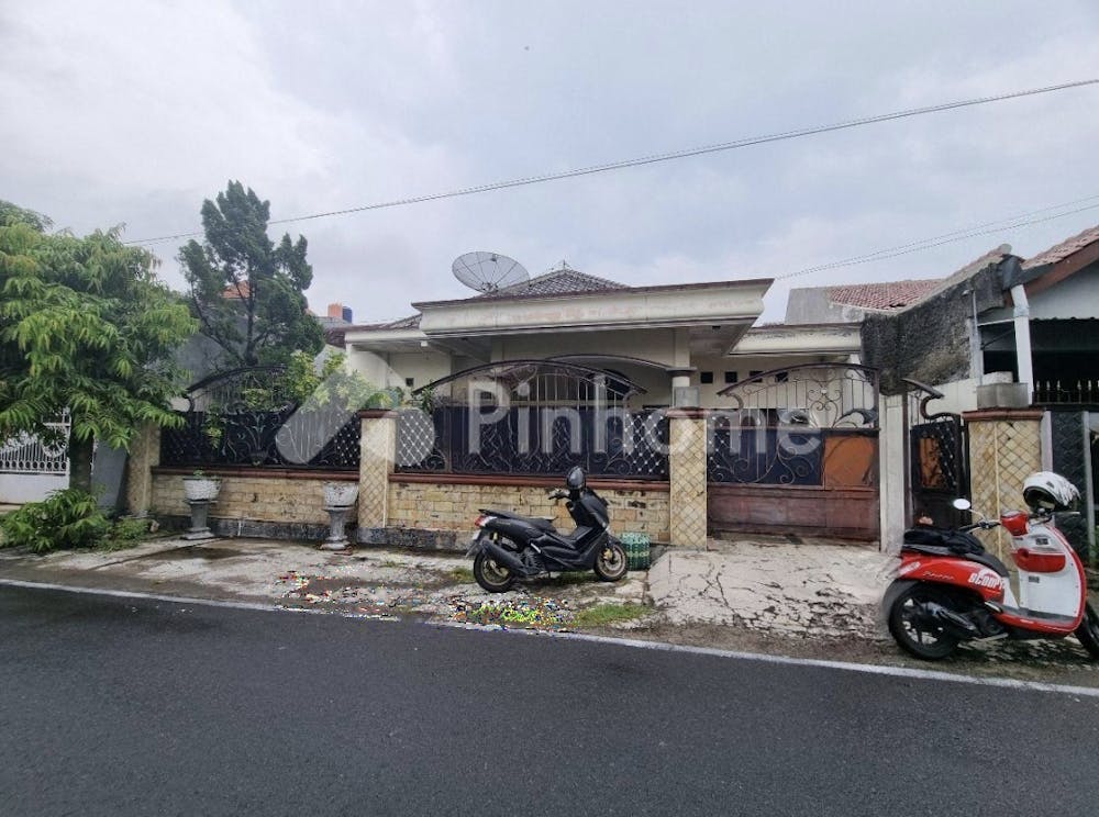 Disewakan Rumah Luas Akses Jalan Lebar di Dekat Taman Jayawijaya Mojosongo Rp50 Juta/tahun | Pinhome