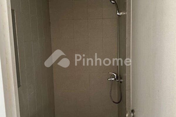 dijual apartemen lokasi stategis di apartemen metropolis - 3