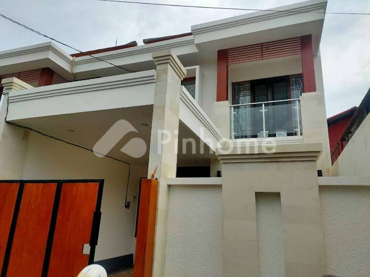 Dijual Rumah 2 Lantai Siap Huni di Jl. Kutat Lestari - Gambar 1