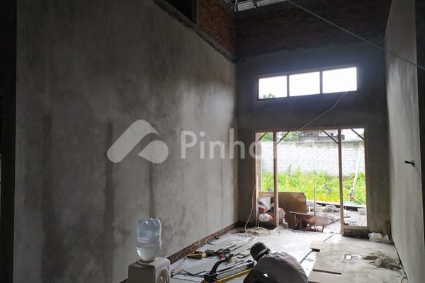 dijual rumah lokasi strategis di rumah pucangan baru residence - 5