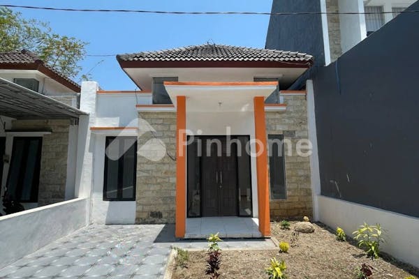 dijual rumah baru tinggal 1 satu  unit  di jl merbabu - 2