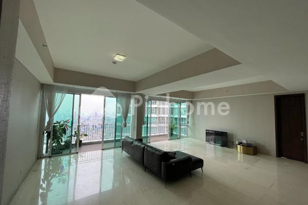 dijual apartemen tipe penthouse 296 meter di apartment kemang village - 3