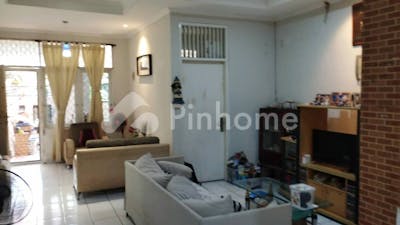 dijual rumah siap huni bebas banjir di jl villa melati mas - 2