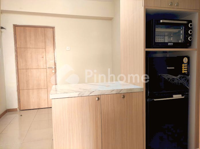 disewakan apartemen 2br siap pakai dekat tol di green palm apartemen - 12