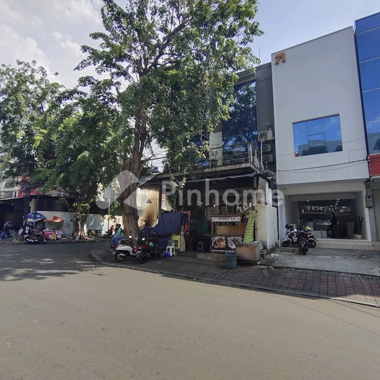 Dijual Ruko Gandeng Lokasi Strategis Pinggir Jalan Utama di Jl. Mandala - Gambar 2
