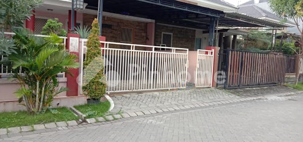 dijual rumah full furnished super strategis siap huni di perumahan delta gardenia deltasari waru sidoarjo - 8