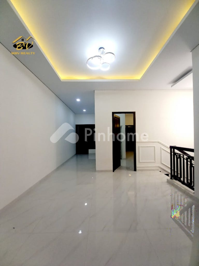 dijual rumah minimalis modern di jagakarsa - 6