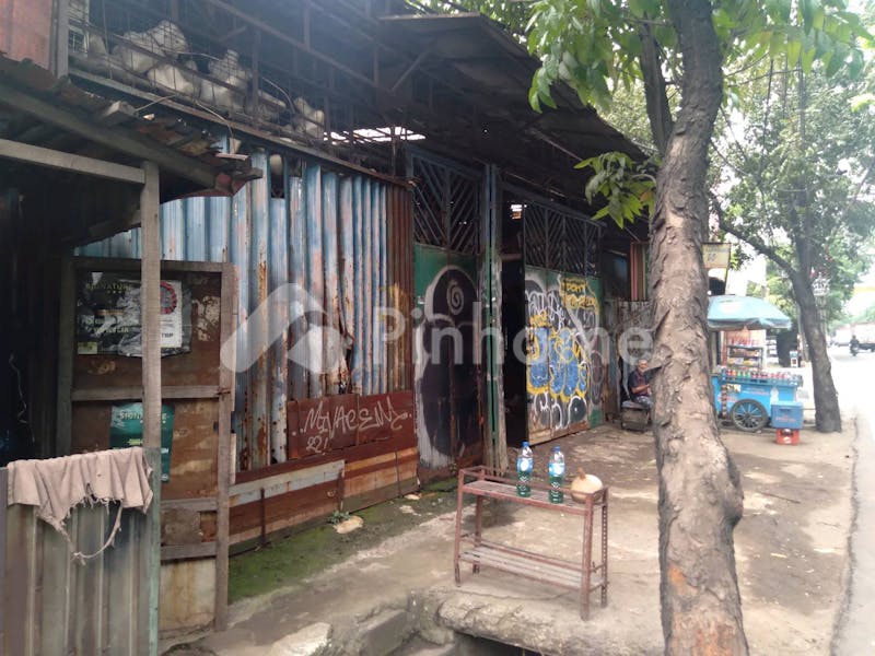 dijual tanah komersial lokasi strategis dekat pasar cengkareng di jl  daan mogot - 1